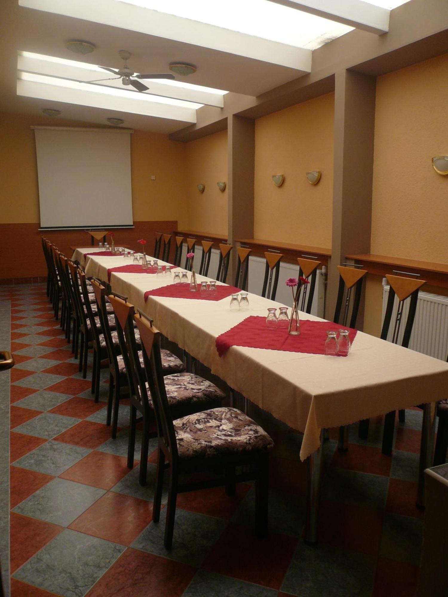 Hotel Olympia Česká Lípa Buitenkant foto