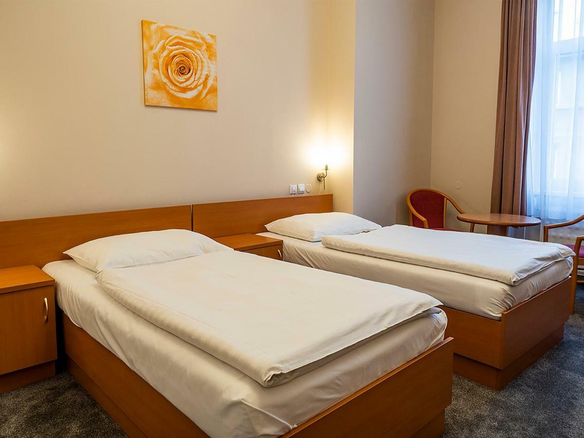 Hotel Olympia Česká Lípa Buitenkant foto