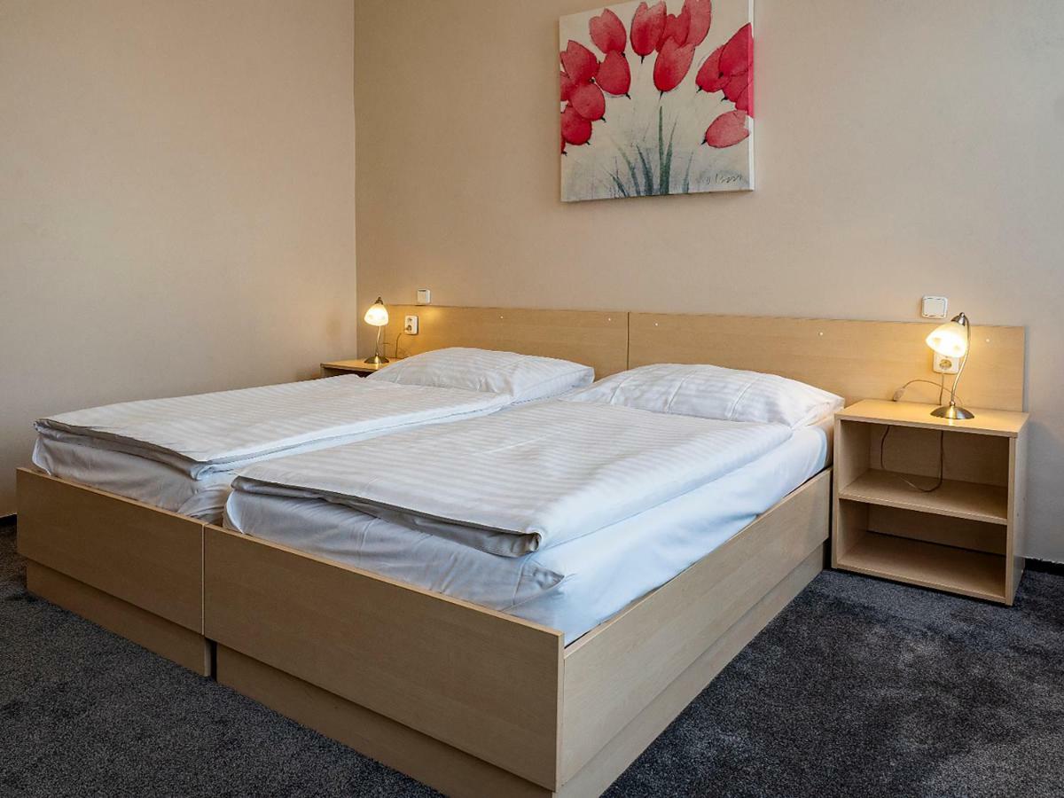 Hotel Olympia Česká Lípa Buitenkant foto
